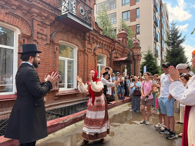 Роли городового, кухарки, торговки и других исполняли сотрудники музея | Источник: Анна Грищенко