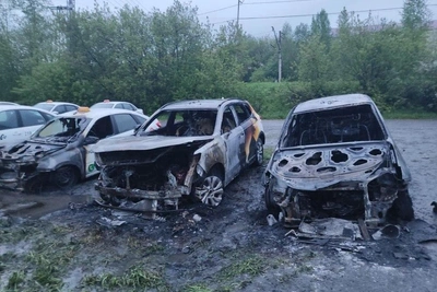 Три такси сгорели в Шерегеше — подозревают поджог