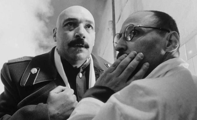 Источник: кадр из фильма «Хрусталев, машину!», 1998