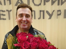 Владимир Данилец из «Кроликов»: метания между женой и любовницей, отмена на Украине, гастроли по Германии