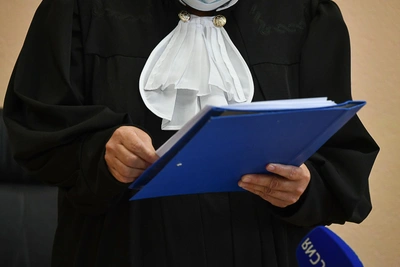 Court orders bailiffs to pay compensation for secret apartment sale