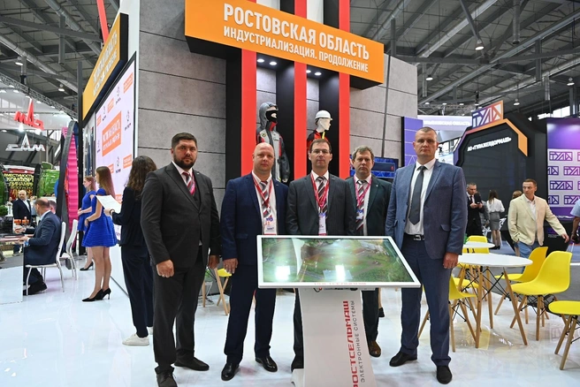 Делегация компании «Ростсельмаш» на «Иннопроме» | Источник: Максим Воробьев