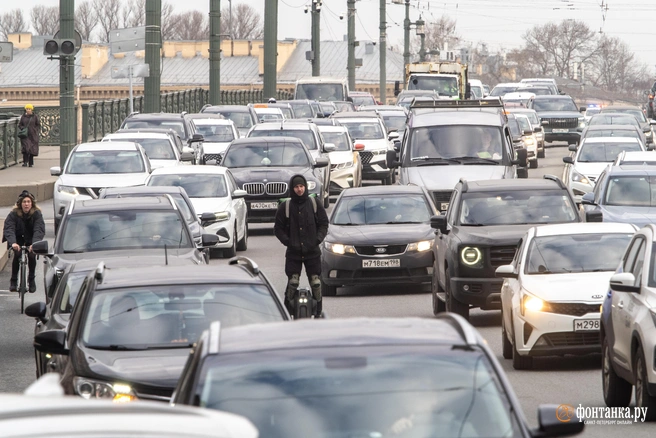 Пока схема движения действует в тестовом режиме, поэтому разметку не меняли | Источник: Михаил Огнев / FONTANKA.RU