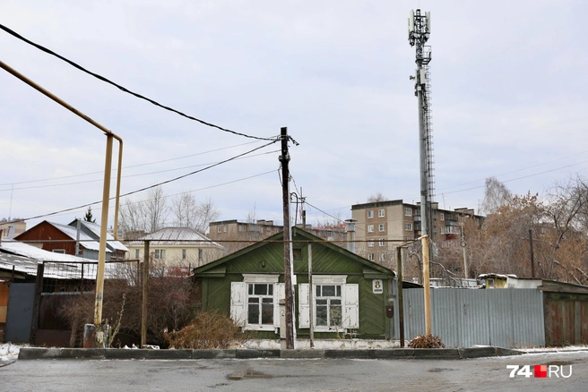 При этом надежды на перемены остаются. Людмила Владимировна надеется, что эта земля когда-нибудь тоже понадобится под застройку | Источник: Наталья Лапцевич