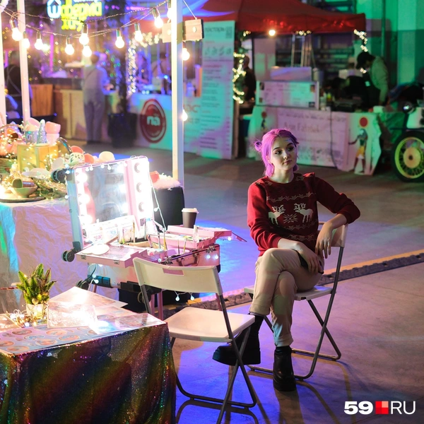 Настроения добавит аквагрим, который ребенку готовы нанести здесь и сейчас | Источник: Тимофей Калмаков / 59.RU