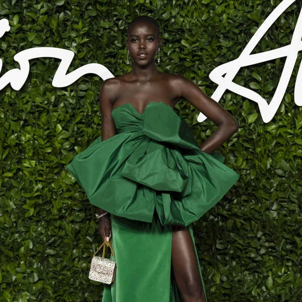 темнокожая модель, самая темнокожая модель, красивые темнокожие модели, темнокожие модели девушки, Адут Акеч, чернокожая модель | Источник: Ik Aldama/Ik Aldama