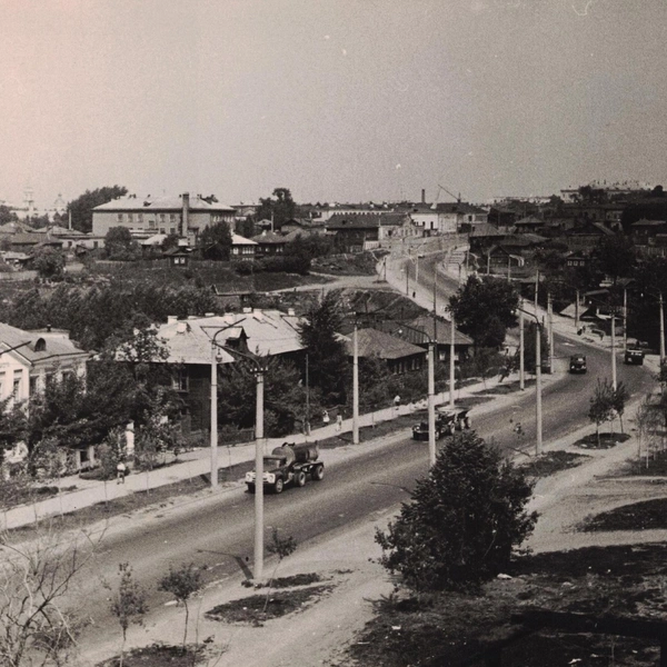 Шоссе Космонавтов, 1968 год. На первом плане&nbsp;— дом № 48, где располагалась автошкола | Источник: Архив города Перми