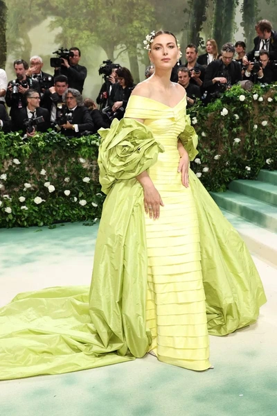 Девушка с жемчужной сережкой: Мария Шарапова на модном балу Met Gala