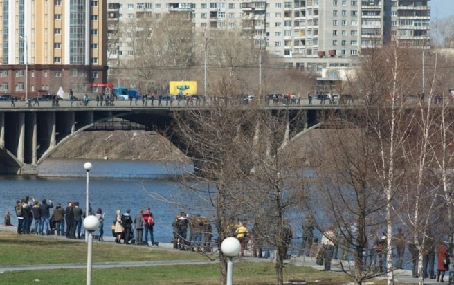 В центре Екатеринбурга взорвали здание мукомольного завода | Источник: Игорь Do