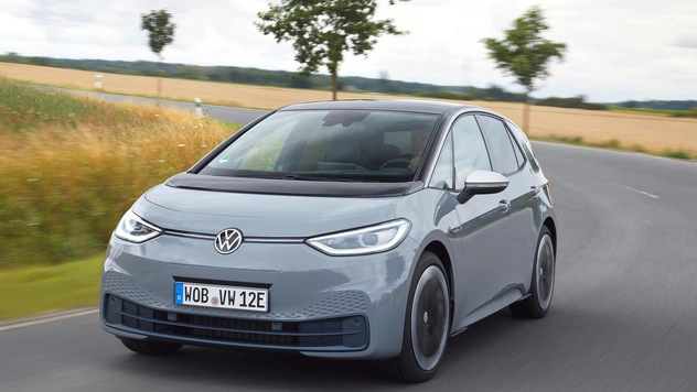 И восхитительный хэтчбек! Новый Volkswagen ID3 пробует себя в роли Прометея