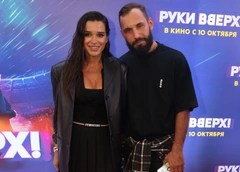 «Одеваемся! Пристегиваемся!»: свадьбы еще не было, а Ксения Бородина уже командует над Николаем Сердюковым