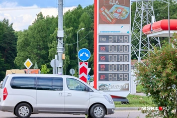 На Осташковском шоссе не было АИ, зато был дизель | Источник: Дмитрий Толстошеев / MSK1.RU