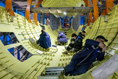 Russia's Industry Minister urges super-active talks on Tu-214 production