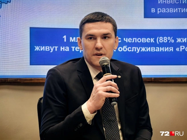 Павел Перевалов заверил тюменцев, что состояние реки впредь не должно отражаться на водоснабжении города | Источник: Павел Красоткин / 72.RU