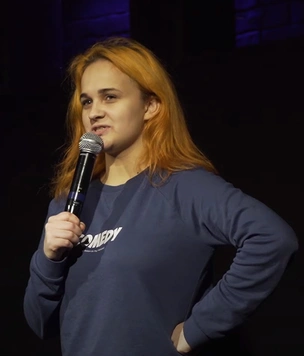 Стендап-комик Таня Щукина рассказала в «Твиттере», что три года жила с мошенницей, собирала ей деньги на лечение и переписывалась с несуществующими людьми