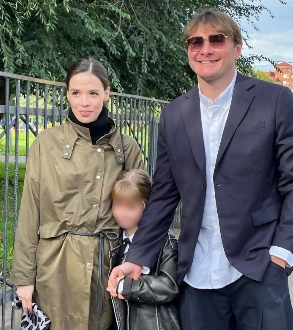 В этот день отец явно счастливее дочери | Источник: Виктор Скуратов / instagram.com*