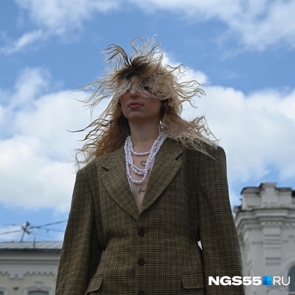 Хотели бы себе такую прическу?  | Источник: Артемий Скиба / NGS55.RU 