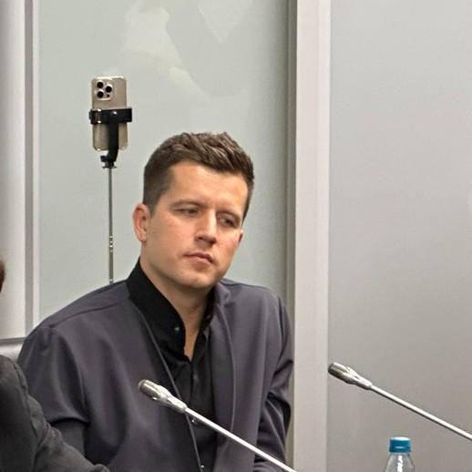 <p>Денис Косяков</p>