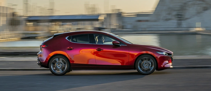 Mazda 3: забыть про кроссоверы