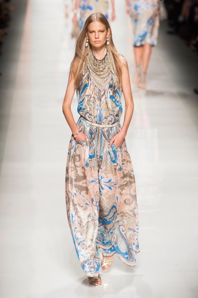 Показ Etro весна-лето 2014 | Источник: imaxtree