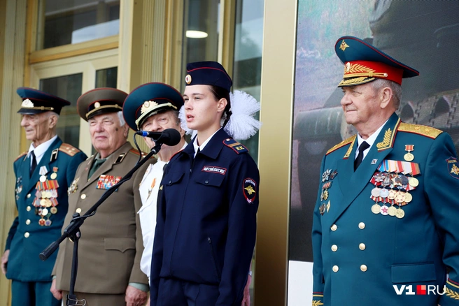 Генералы и полковники вспоминают годы своей молодости | Источник: Константин Завриков / V1.RU