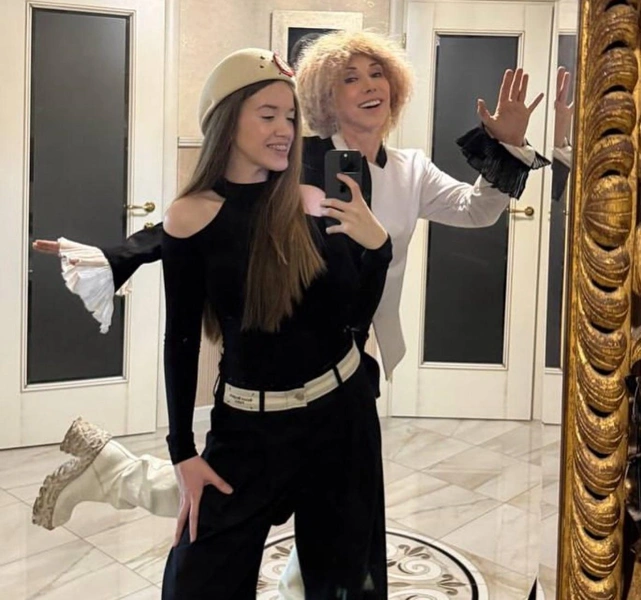 У Елены Яковлевны есть взрослая дочь