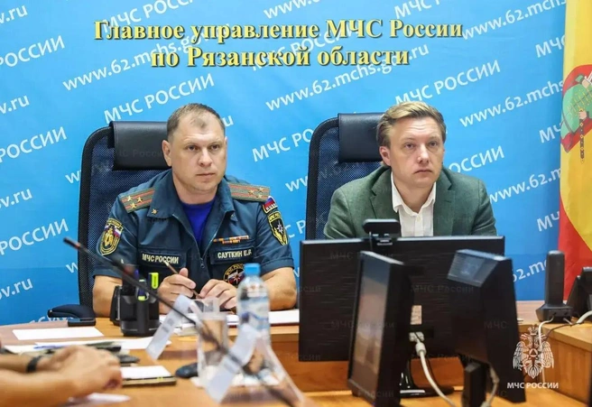 Главной темой разговора стала безопасность школ и садиков накануне учебного года | Источник: Соцсети ГУ МЧС России по Рязанской области