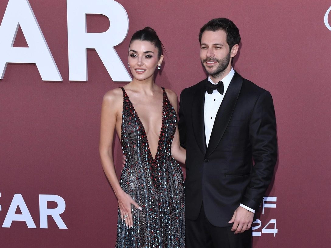 Ханде Эрчел и Хакан Сабанджи | marieclaire.ru