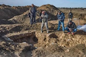 Археологи продолжают исследовать местность | Источник: Вячеслав Федорищев / MAX