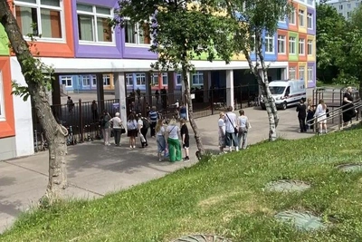 Подростки пострадали при взрыве петарды в школе