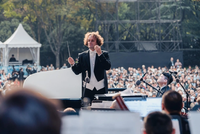 Юрий Медяник, главный дирижер и художественный руководитель Тюменского филармонического оркестра: «Я знал, что это будет яркое выступление, но не ожидал такого триумфа и таких оваций» | Источник: пресс-служба Тюменского филармонического оркестра