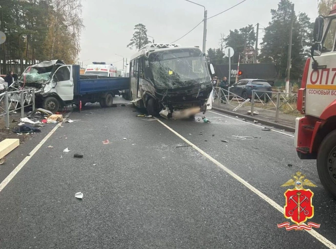 Комздрав рассказал о пострадавших в ДТП с автобусом в Ленобласти. Возбуждено второе дело | Источник: ГУ МВД по Петербургу и Ленобласти