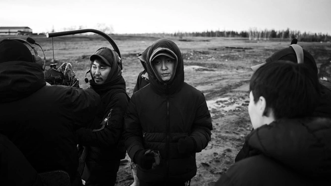 Режиссер Дьулусхаан Андросов во время съёмок | Источник: Дьулусхан Андросов