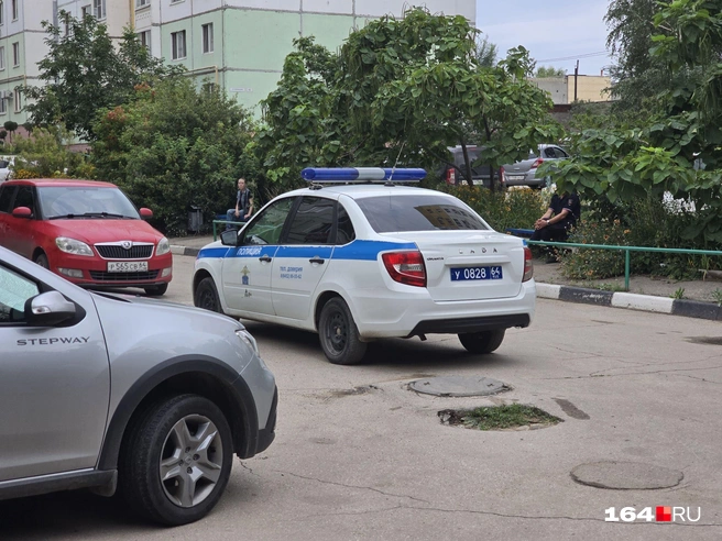 Охранять встречу приезжало шесть полицейских | Источник: Семен-Коротов Майбах / 164.RU