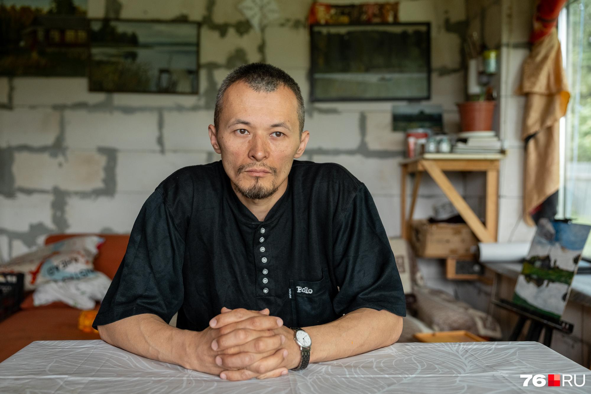 «Ставлю такую цену, чтобы никто не купил»: как художник из глухомани расписывал Дивеево и почему прячет картины за миллионы