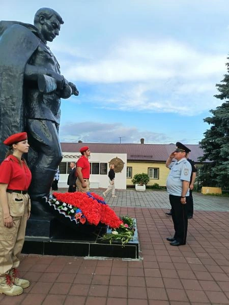 Фото с акции «Свеча памяти» в р.п. Сосновка | Источник: 68.xn--b1aew.xn--p1ai