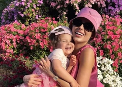 Ханна с дочерью показали family look, а Брежнева вновь получает упреки в развале семьи Меладзе: соцсети звезд