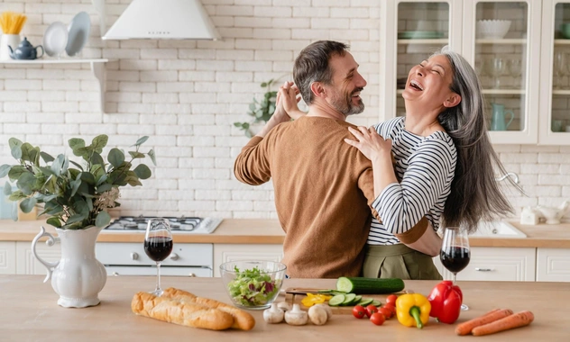 Словно влюбленные студенты: эти три простых действия помогут разжечь в отношениях былую страсть