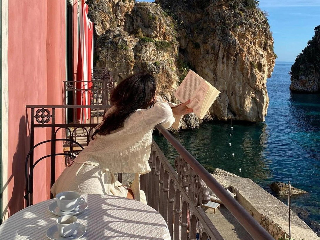 Свежие и легкие: 10 лучших ароматов для лета, которые помогут пережить зной | marieclaire.ru