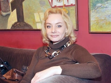 Потеряла родителей, дважды развелась, отдала деньги мошенникам: как живет дочь Евстигнеева Мария Селянская