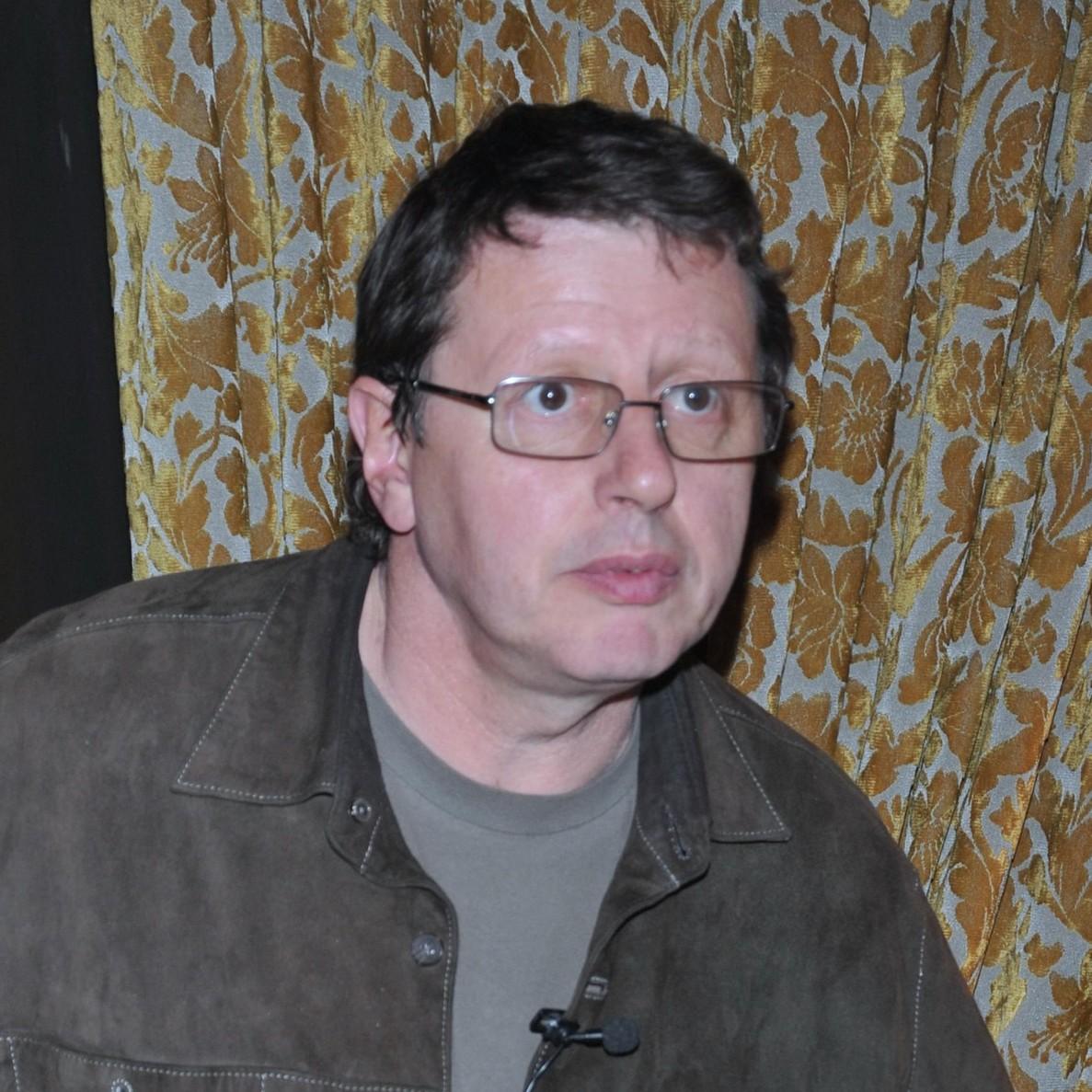 Шахназаров поливает Ширвиндта: «Отец был кумиром, а с вашим унылым лицом можно вести только программу о пиявках»