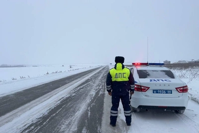 Снегопады в Свердловской области: ГИБДД выпустила предупреждение