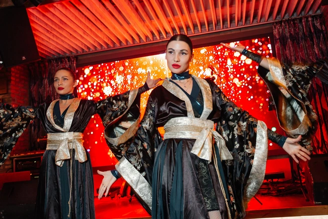 Любимые песни и яркие танцевальные номера обеспечат праздничное настроение | Источник: «Бочкари»