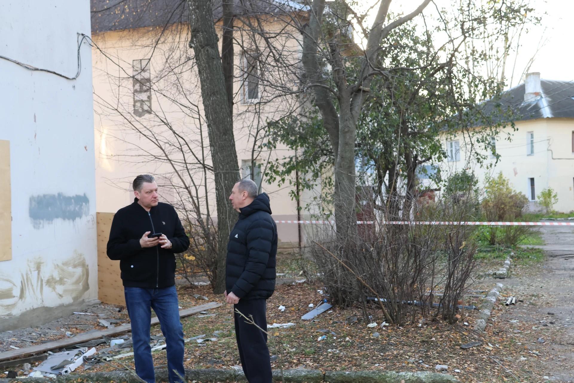 «Здание не пригодно для проживания»: в Новомосковске продолжают устранять последствия атаки БПЛА