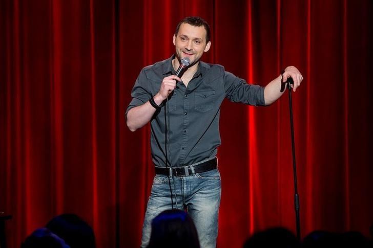 Сменил и Белого*, и Щербакова: новым ведущим Stand Up стал Евгений Чебатков