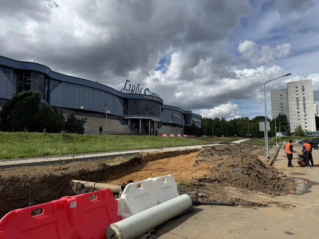 Строители ничего не знают о судьбе кинотеатра | Источник: Анастасия Харитонова / MSK1.RU