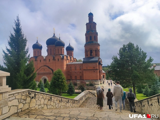 Загадочный замок влечет сотни туристов | Источник: Марина Каримова / UFA1.RU