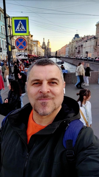 Артиста с травмами доставили в больницу
