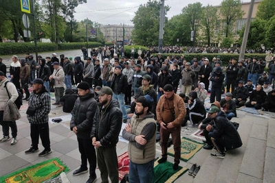 Вход на три станции метро ограничили из-за Курбан-байрама