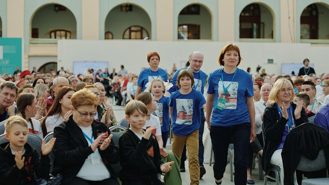Полуфиналы проходят по всей России — в Центральном федеральном округе в финал вышли 65 из 344 семейных команд | Источник: пресс-служба конкурса «Это у нас семейное»